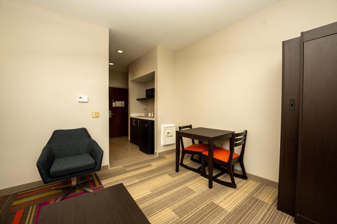 Holiday Inn Express & Suites Deer Park By Ihg Exterior photo