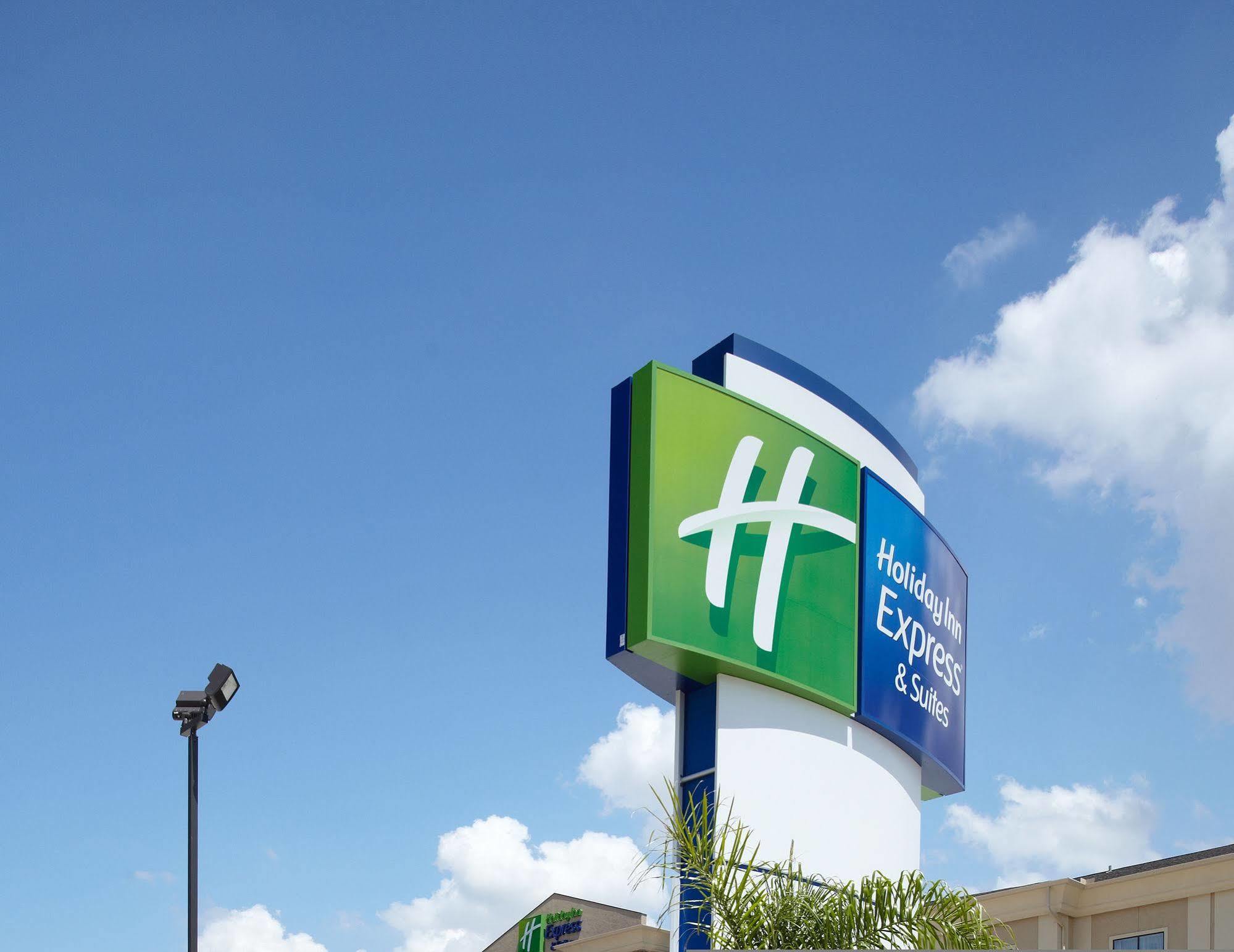 Holiday Inn Express & Suites Deer Park By Ihg Exterior photo